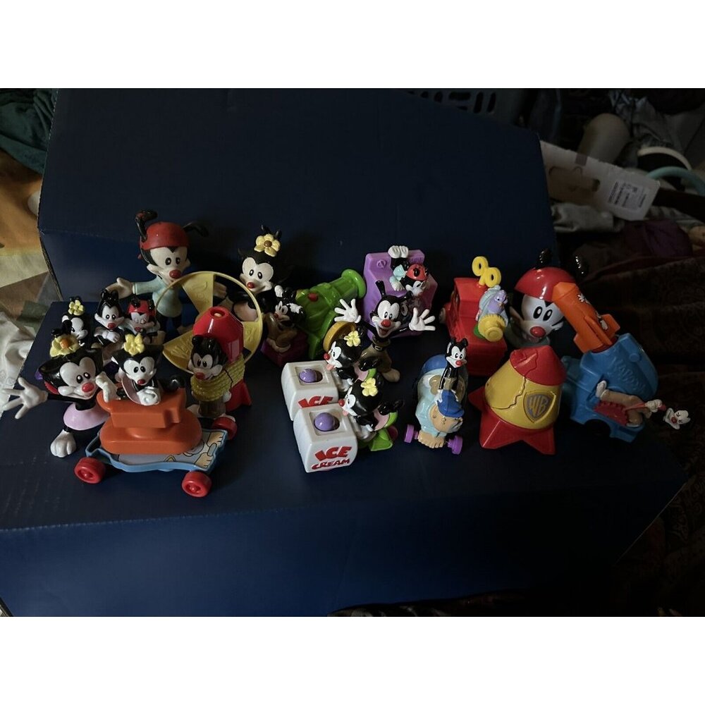 ANIMANIACS Lot of 16 - 1993 - 1997 McDonald's Wendy's Warner Bros Toys Rolling - Picture 13 of 16